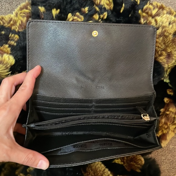 Michael Kors black pebbled leather shoulder bag with matching Wallet - Picture 16 of 17